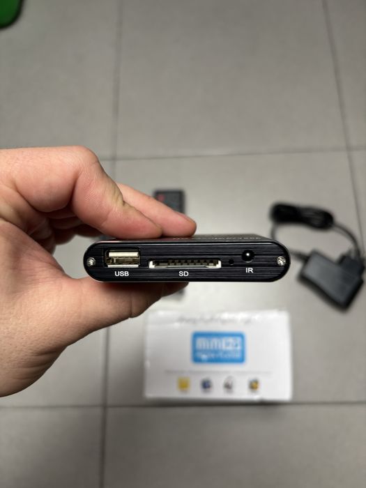 AGPTEK Mini 1080p Full HD cyfrowy odtwarzacz multimedialny z pilotem