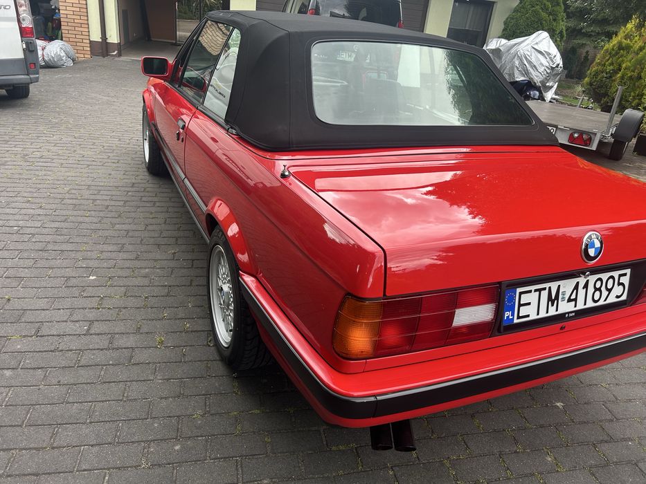 BMW E30 325i cabrio