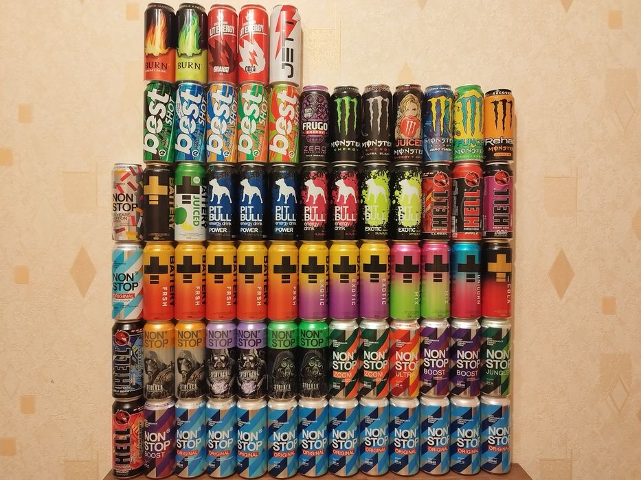 Коллекция банок от напитков