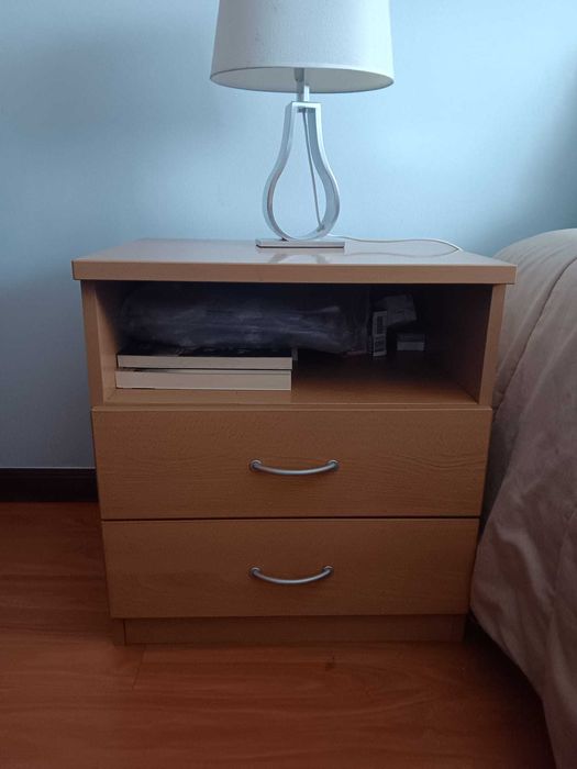 Cómoda + Mesinha de Cabeceira + Móvel de Apoio Quarto