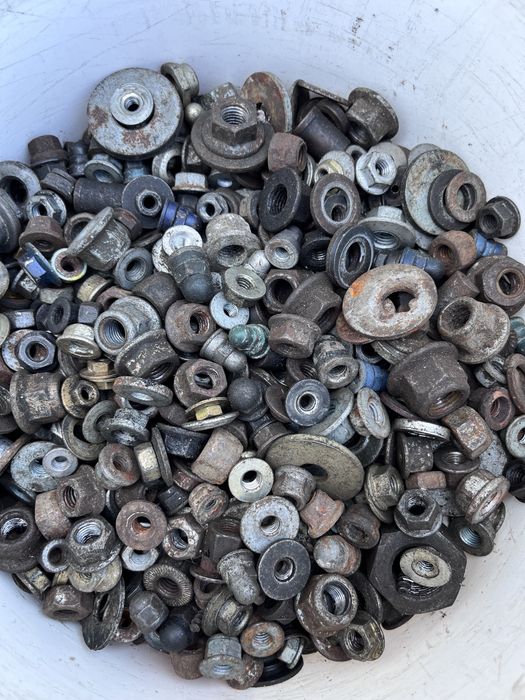 Болти, гайки, саморези, VAG Passat, Caddy, Golf, Audi, Skoda