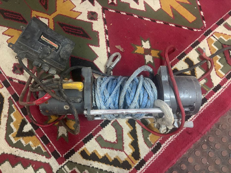 Guincho 1300 Lbs - power winch