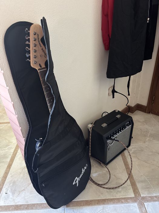 Guitarra Eletrica Squier Stratocaster HSL pack (Guitarra, Mala, Amp e Acessorios)