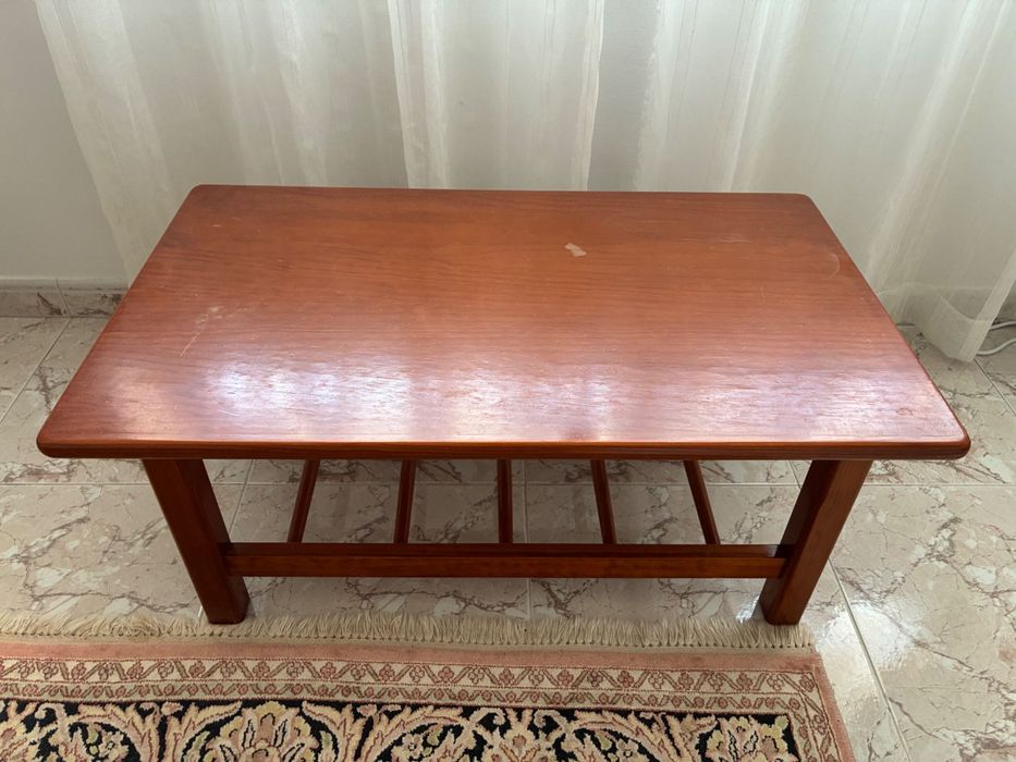 Mesa de centro (madeira)