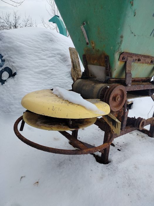 Rozsiewacz nawozów motyl