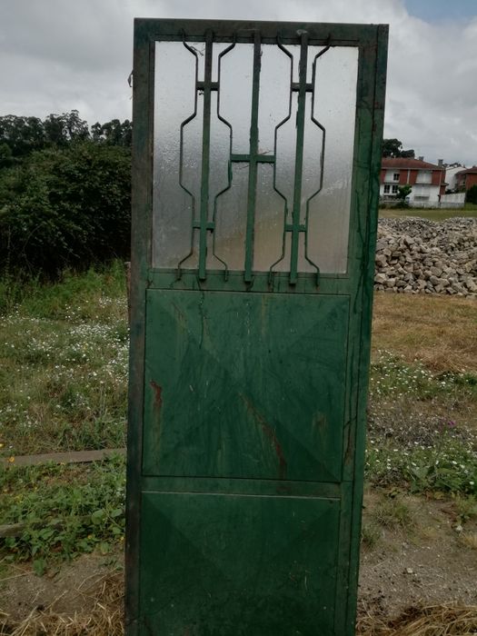 Portas em metal..