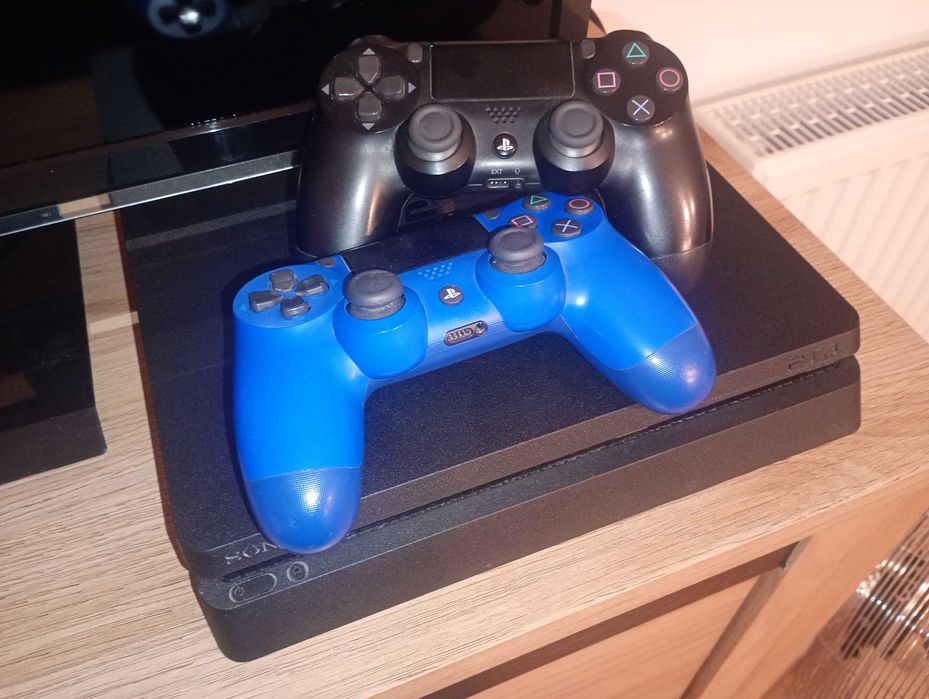 Konsola PlayStation 4 PS4 Slim 1TB + 2 pady + okablowanie KOMPLET SPRAWNA