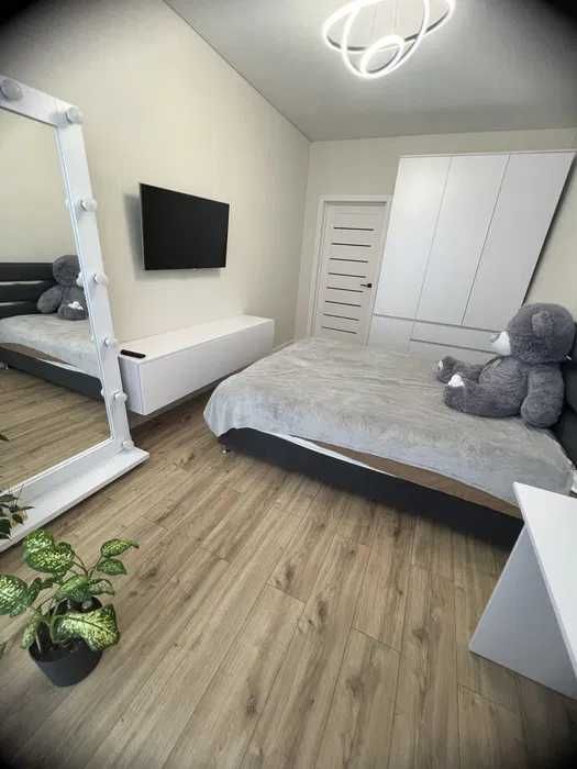 Є-відновлення Центр Города Продам 2 ком. Сталинку 
49 499 $