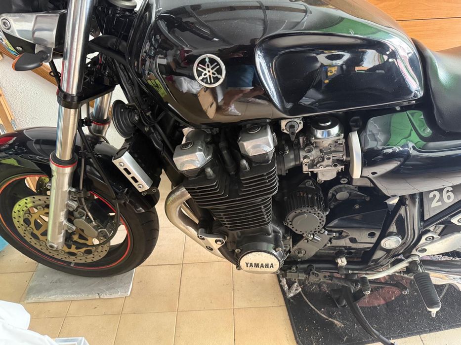 Yamaha XJR 1200 (1995)