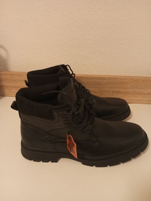 Botas de Couro Genuíno Novas - Tamanho 44, Super Resistentes e Confort