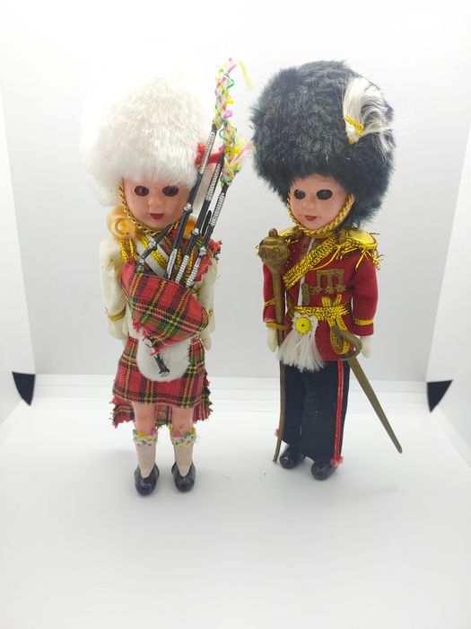 Bonecas do mundo antigas