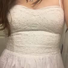 Vestido branco bordado h&m