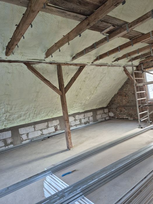 Ocieplenie pianą pur poddasza stropy dachy ocieplanie pianką izolacje