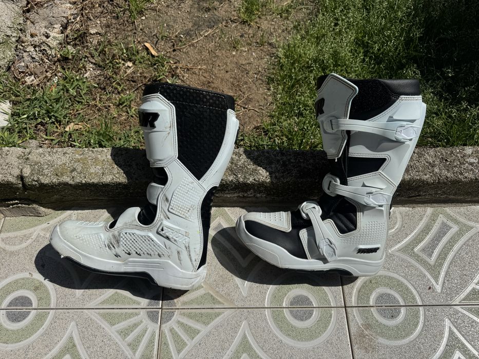 Botas thor cor branco