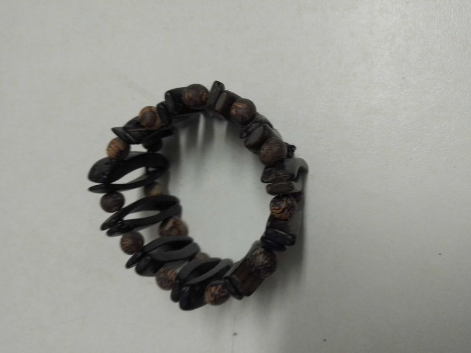 Pulseira madeira elástica