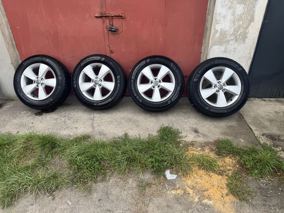 Volvo xc40 17 cali zimowki idealne
