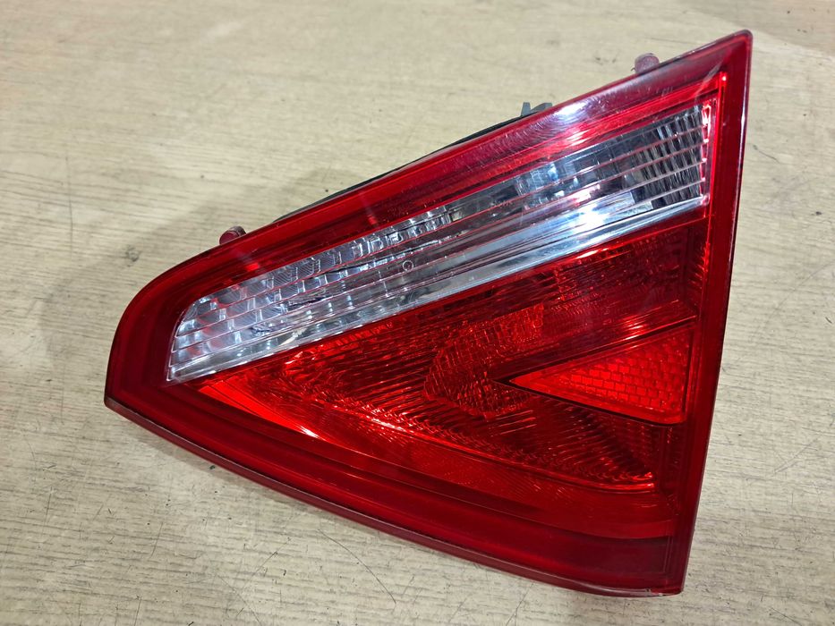 Lampa prawy tył prawa tylna w klapę AUDI A5 8T Coupę przed lift
