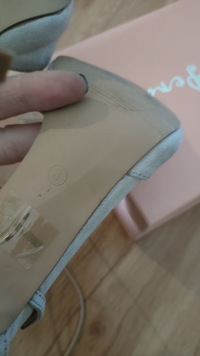 Szpilki beżowe 39/40