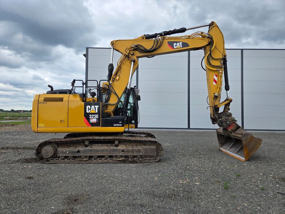 Caterpillar 323EL / z Niemiec / System 3D Trimble / Ramię 3 razy łamane /