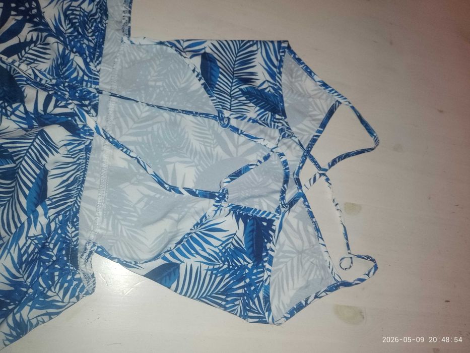 Sukienka sznurowana na plecach rozmiar 44