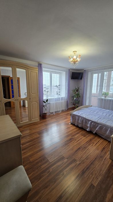 Продаж 3 кімнатна квартира  з ремонтом,  Центральний район, сертифікат