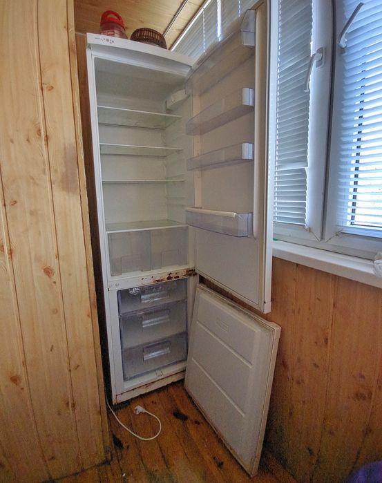 Ящики полки запчастини для холодильника Zanussi