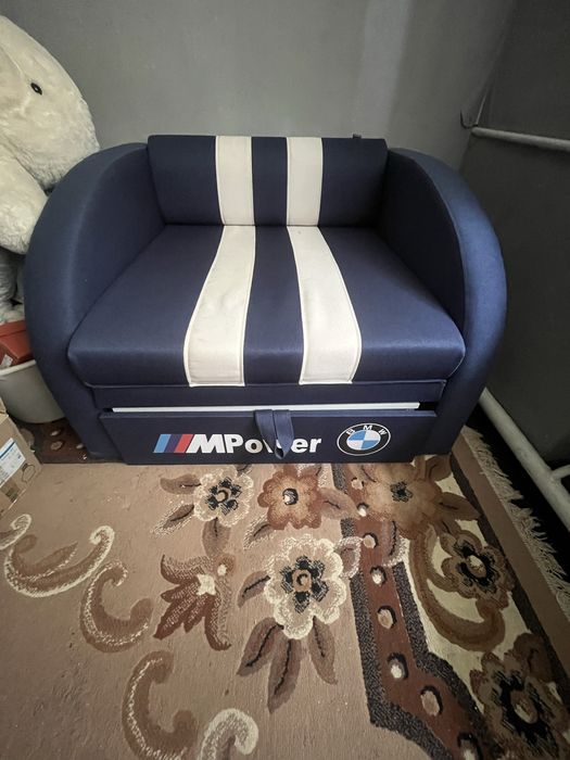 Стильне дитяче крісло-диван BMW з ящиком для зберігання