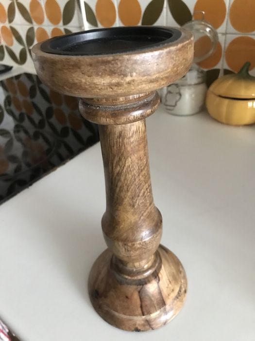 Candelabro de madeira