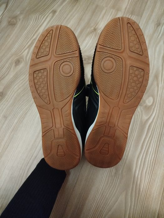 Buty sportowe halówki