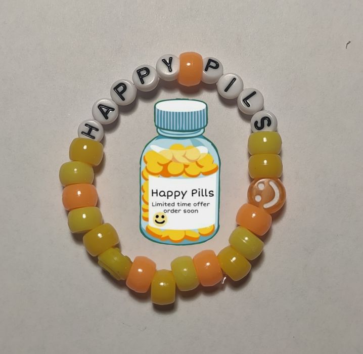 Własnoręczna bransoletka "happy pills" handmade