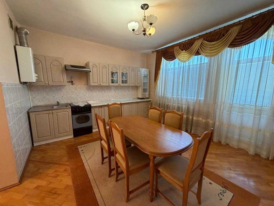 Будинок в с. Розівка