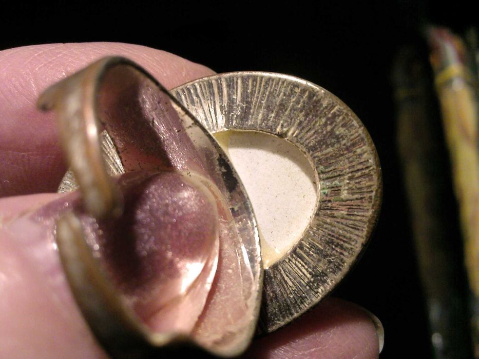 Перстень с искусств. опалом, б/размерн., юв. сплав, б/у, отл. сост.