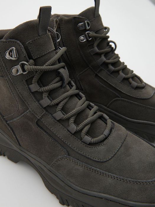 Замшеві чоловічі боти