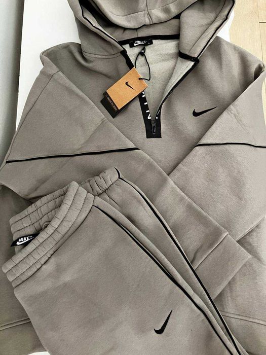 Dres Nike. Ciepły