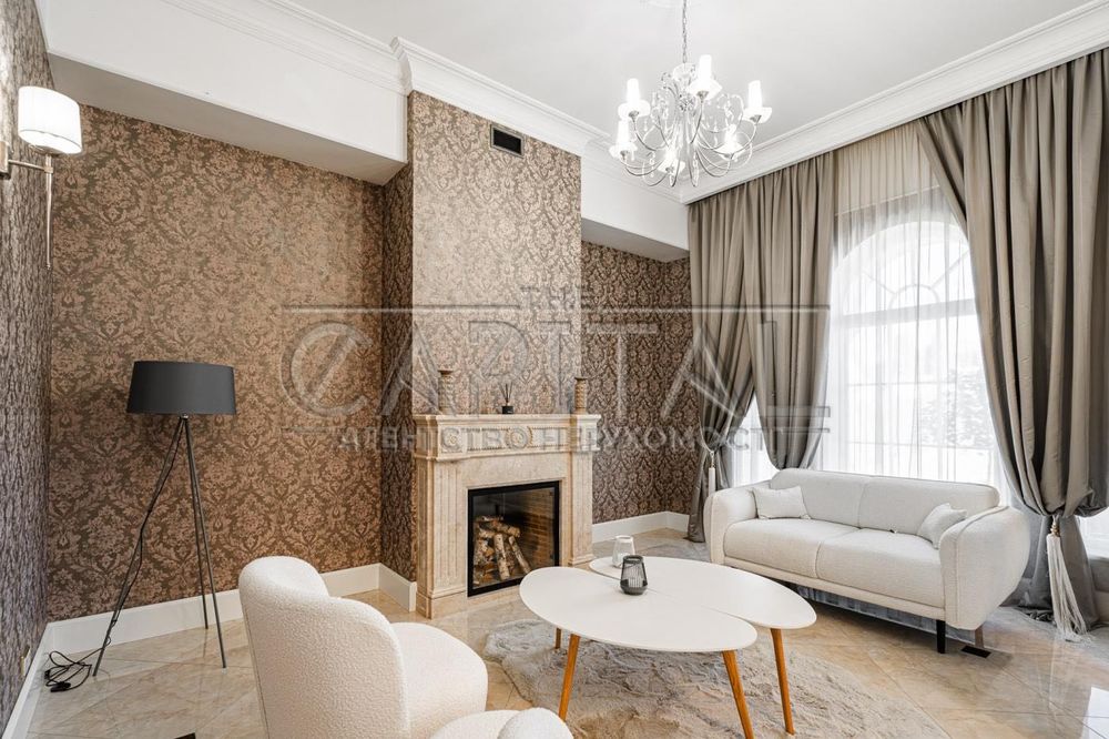 Оренда простoрого та елегантного будинку площею 753 кв м у Крюківщині