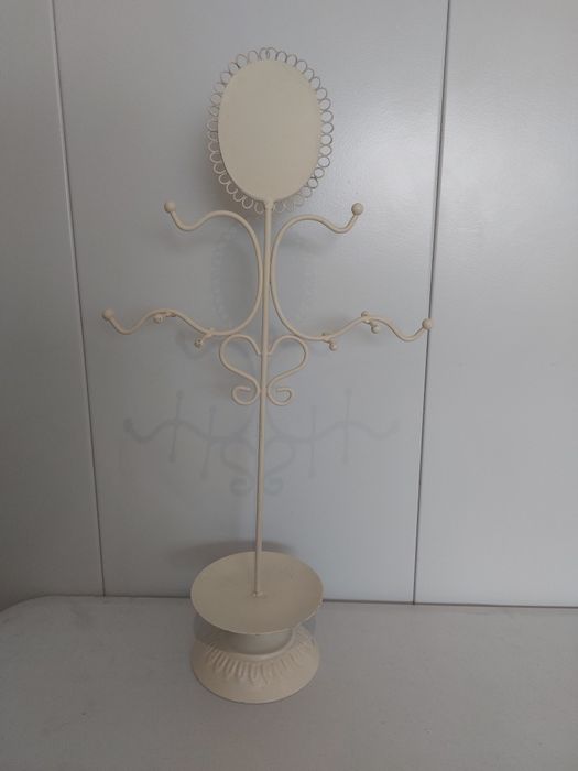 Stojak na biżuterię