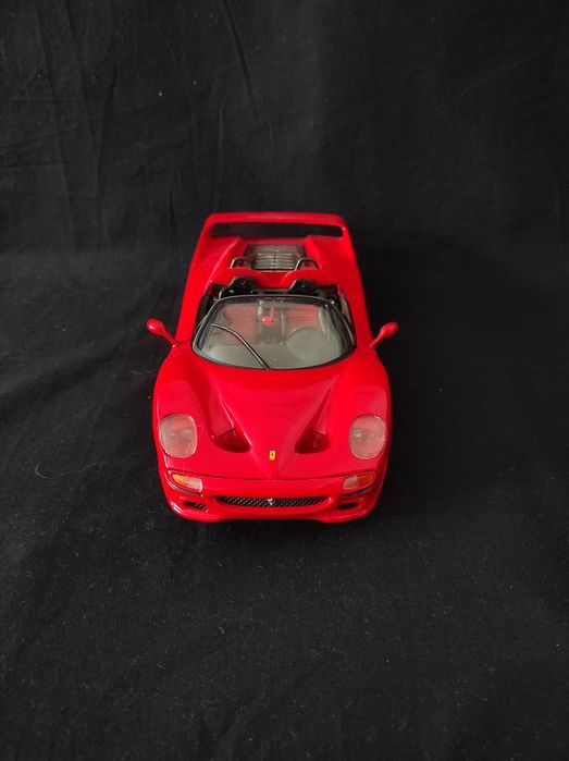 Miniatura Escala 1:18 Ferrari F50