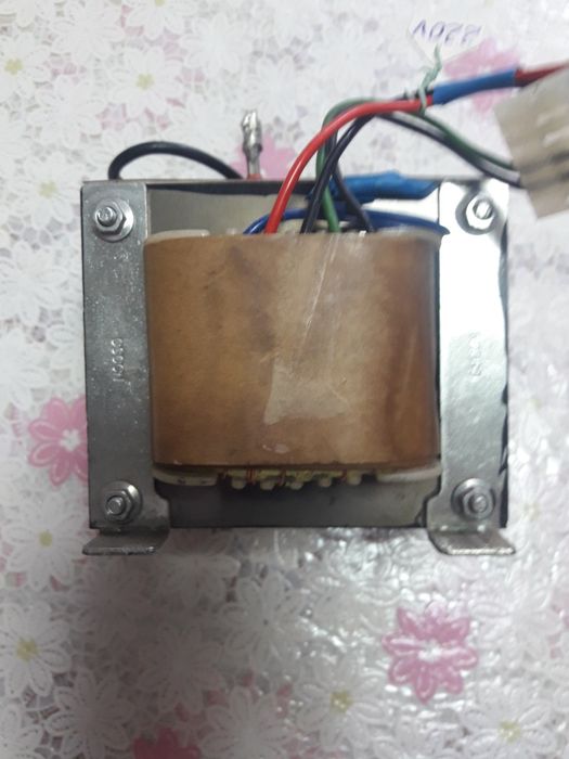 Понижающий трансформатор  от источника  бесперебойного питания (ИБП)