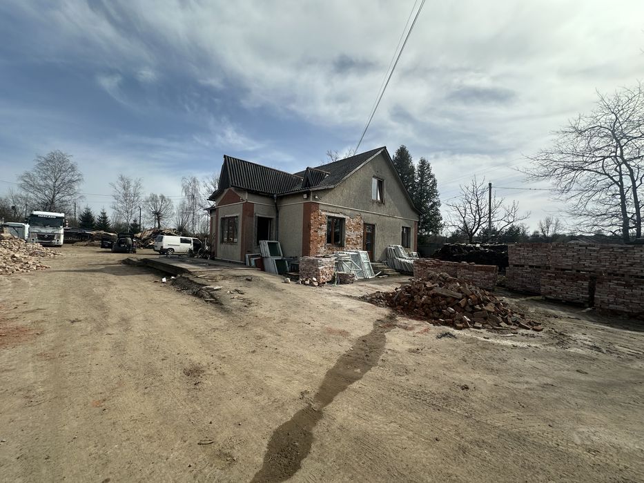 Продам землю комерційного призначення з підїзною колією!!