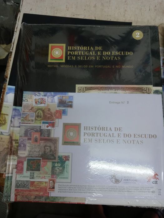 Coleção de notas, moedas e selos