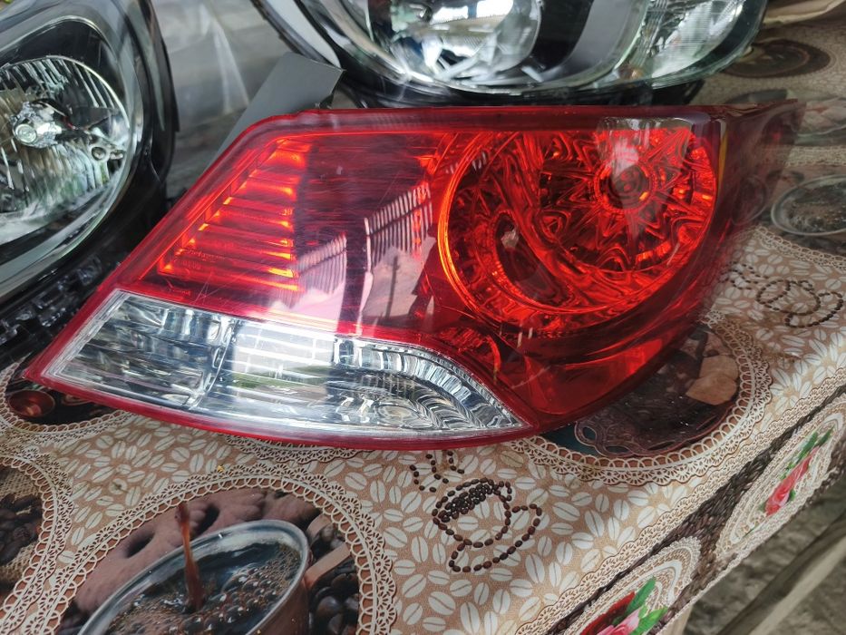Фари передні, стоп задній правий