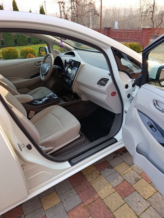 Продам  Nissan Leaf 2011 ,24kw