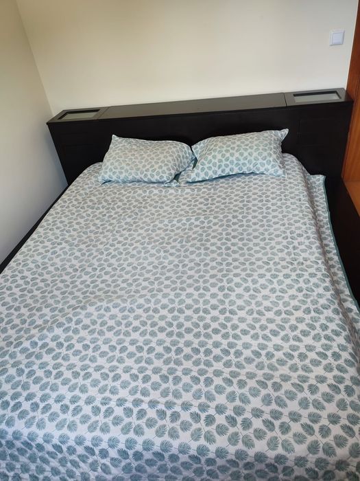 Cama casal com estrado e colchão