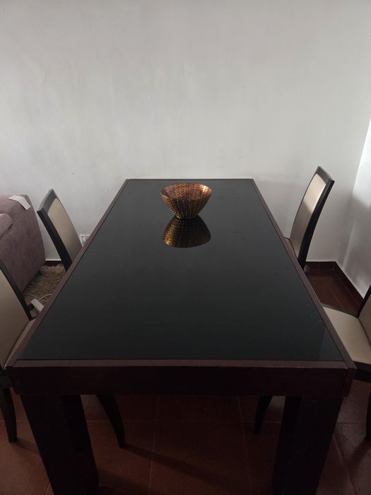 Mesa extensível madeira maciça + vidro temperado + 6 cadeiras