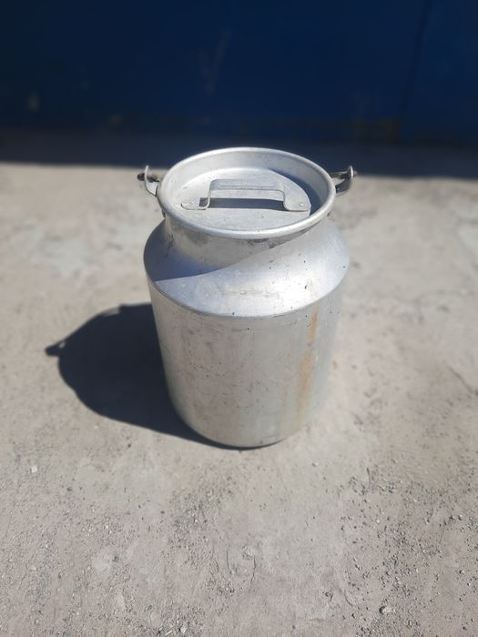 Продам бидон пищевой 10л