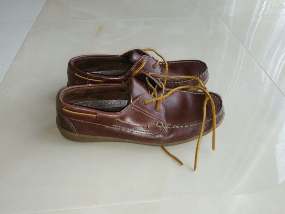 Firmowe buty Clarks.