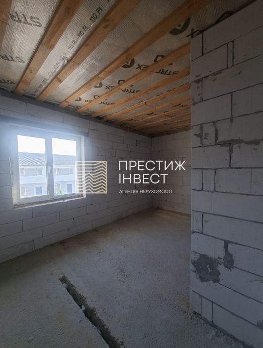 Продаж квартири у таунхаусі