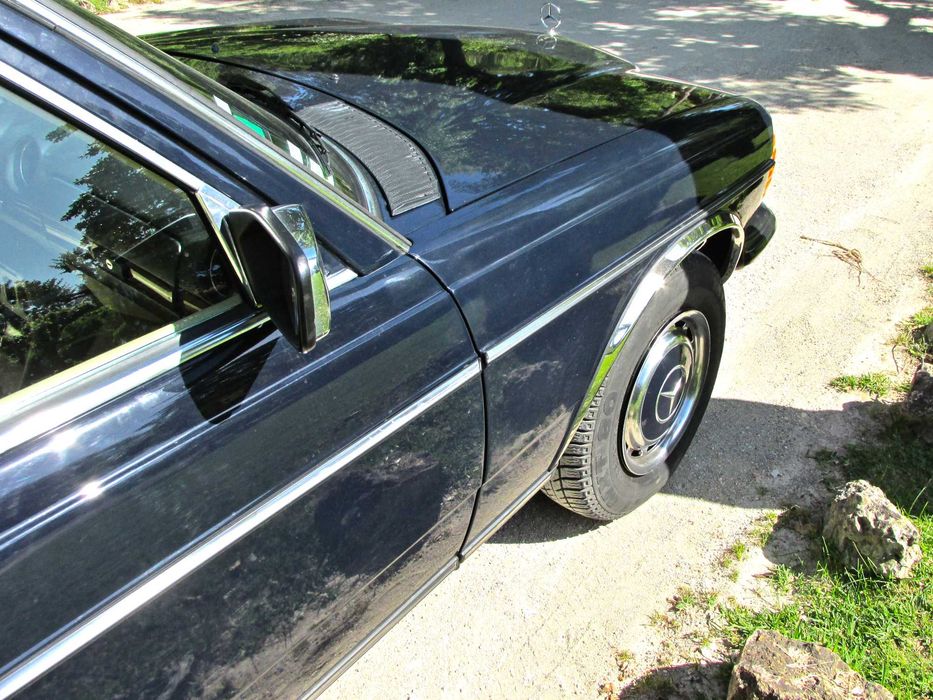 Daimler Mercedes-Benz w123 300D Automatico
