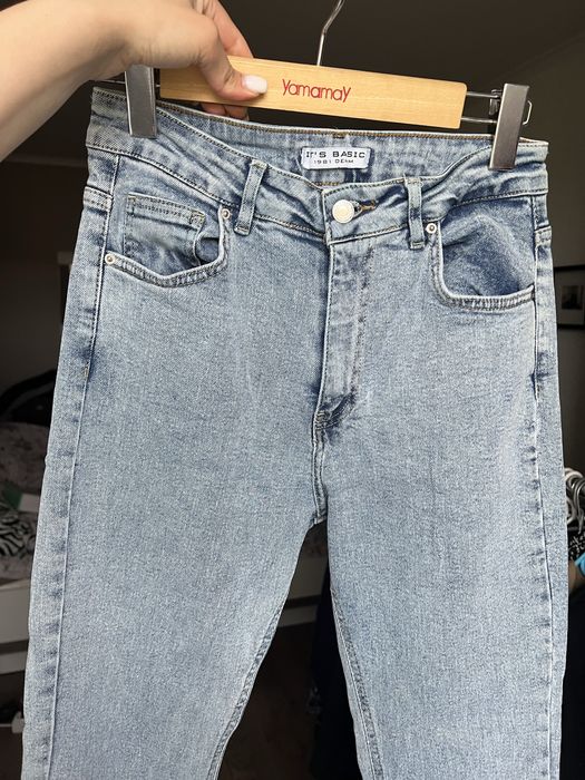 Джинси кльош світло-блакитні з розрізами  Its basic