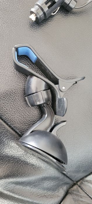 Uchwyt i rozdzielacz samochodowy